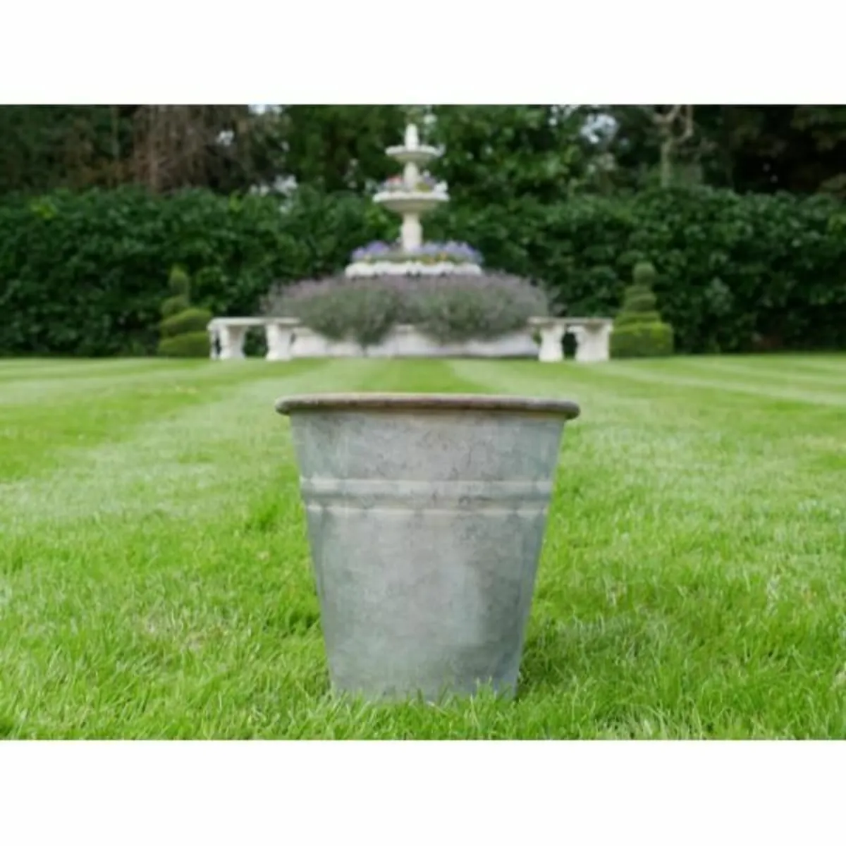 Planter D9482 - Image 1