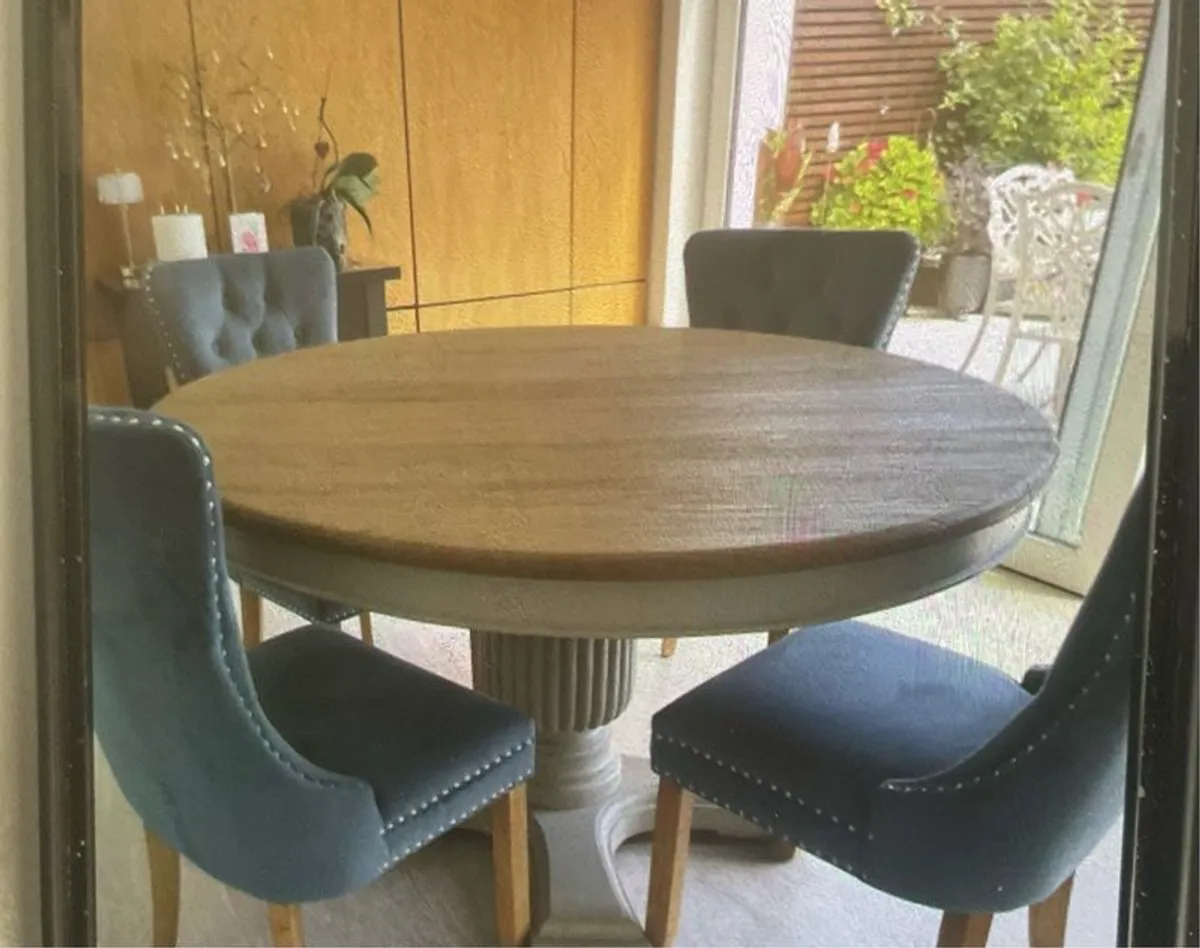 "Sarah hardwick"   Solid timber top dining room table and  4 chairs - Image 2
