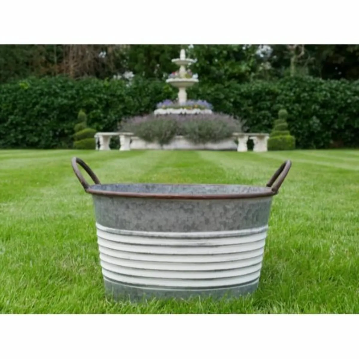 Planter D9483 - Image 1