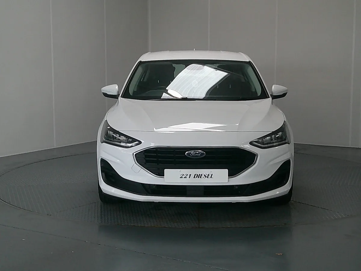 Ford Focus 2022 - Image 2