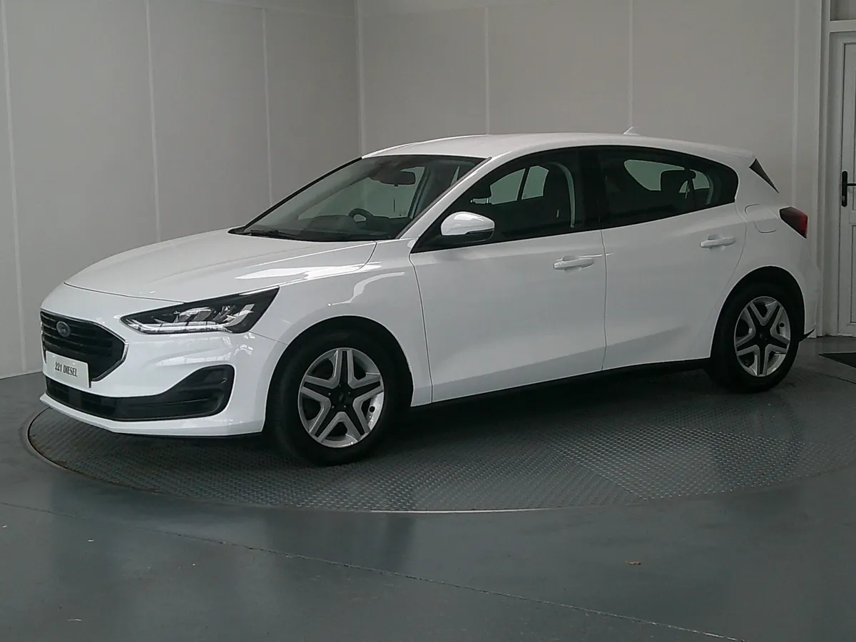 Ford Focus 2022 - Image 3