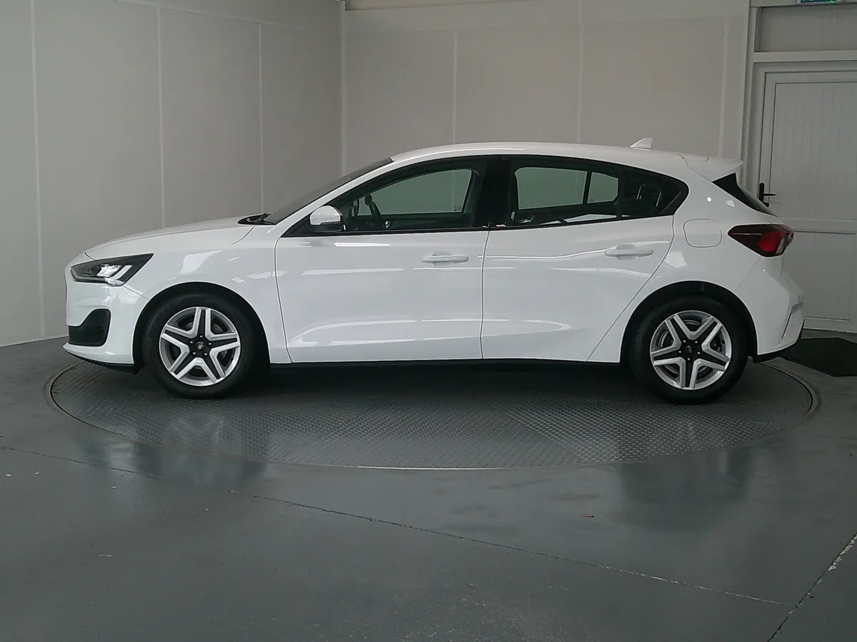 Ford Focus 2022 - Image 4