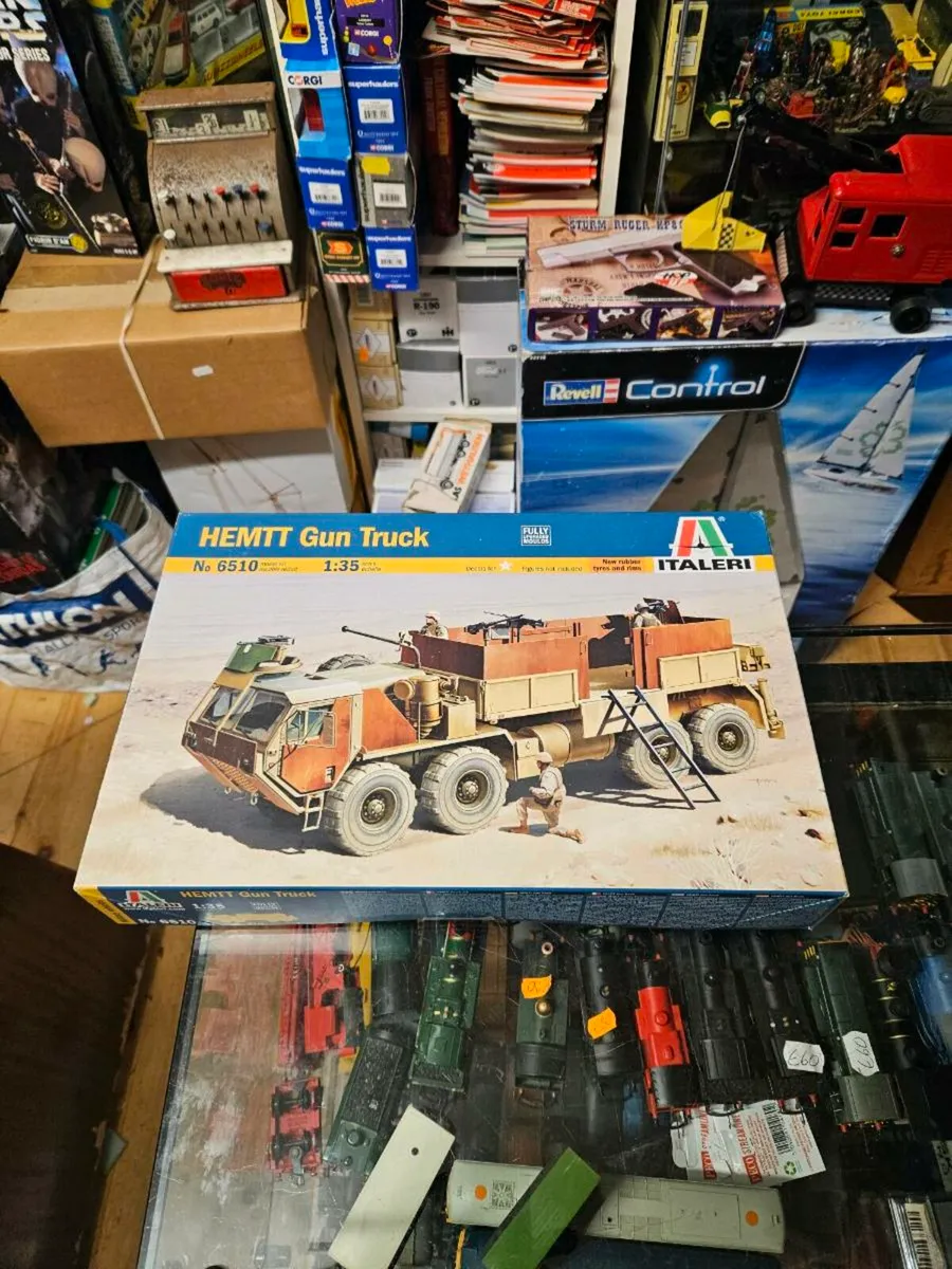 Airfix Italeri American Armoured Truck 1.35 - Image 1