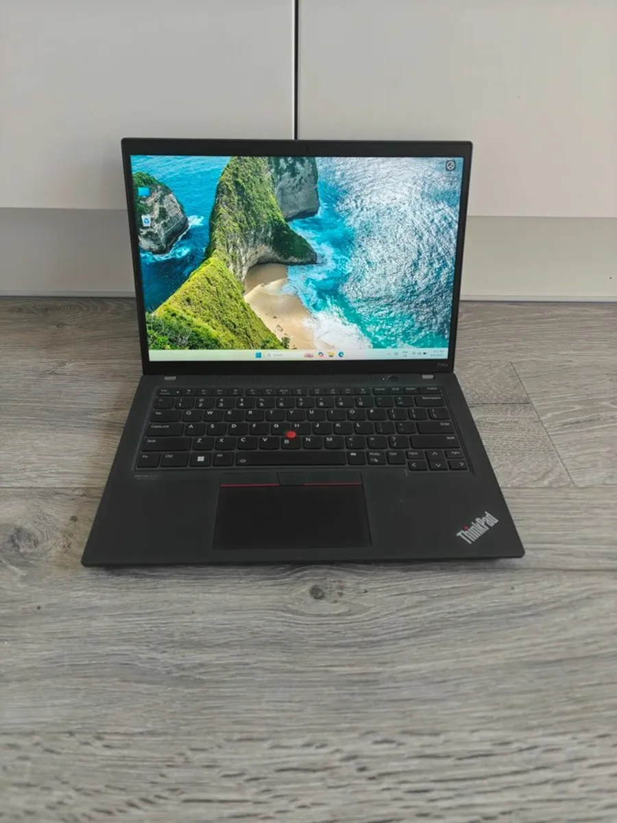 Lenovo ThinkPad P14s Laptop | i7 (12th gen) | 32GB - Image 1