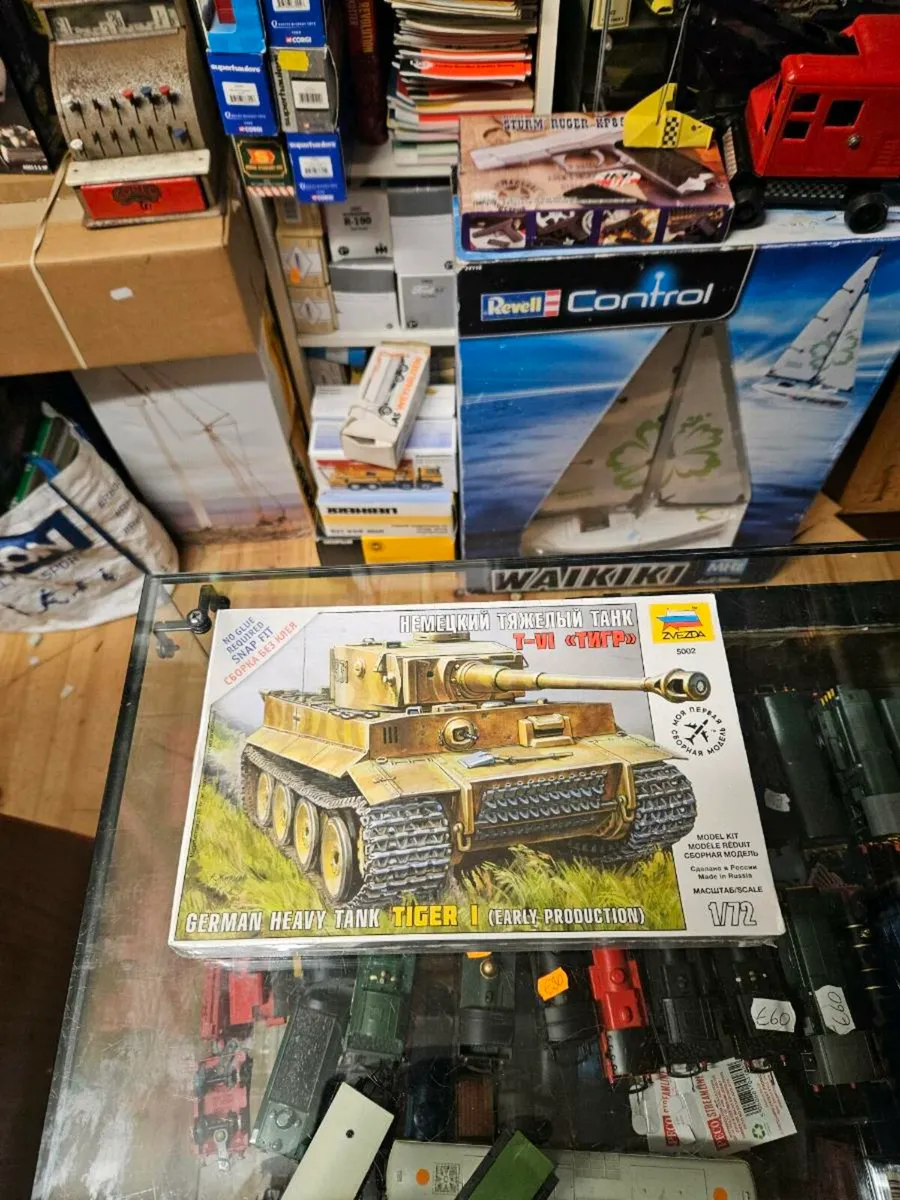 Airfix Zveda German WW2 Tiger Tank - Image 1