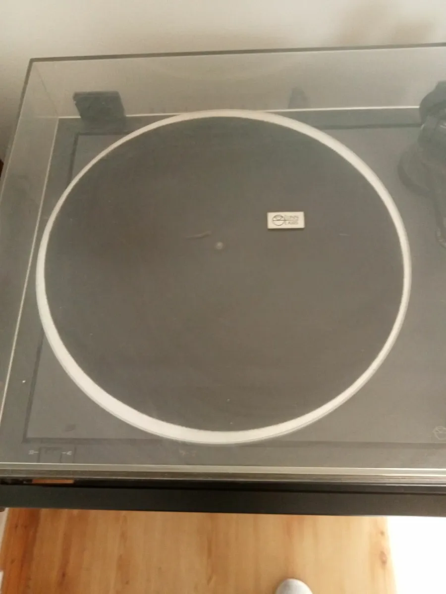 Linn T/table, Arcam CD player, Techs cass. radio - Image 4