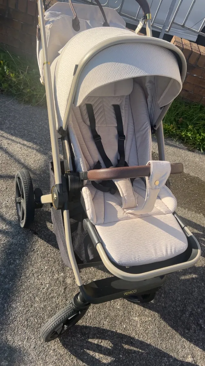 Pram - Image 3