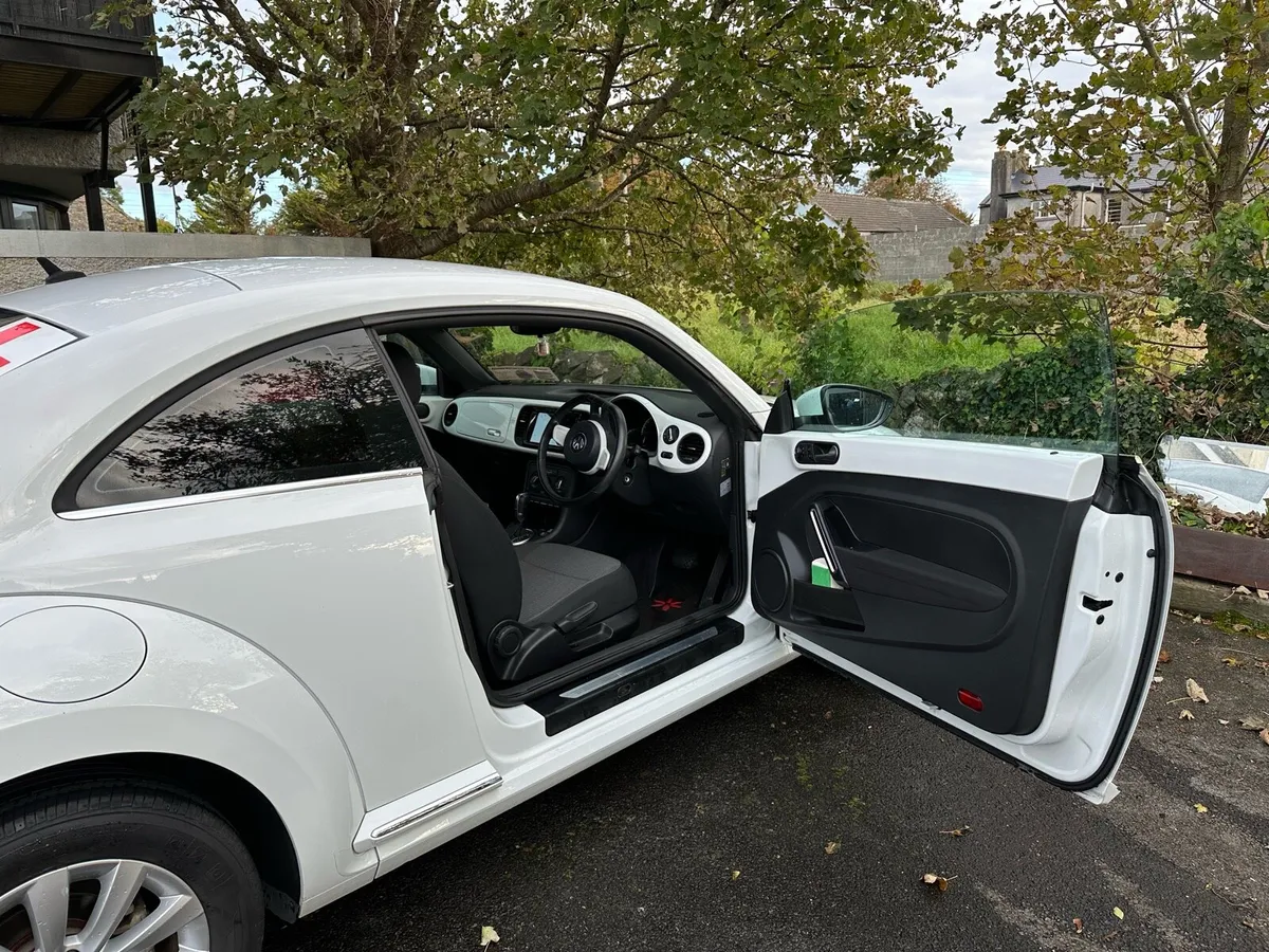 Volkswagen Beetle automatic 2015 - Image 2
