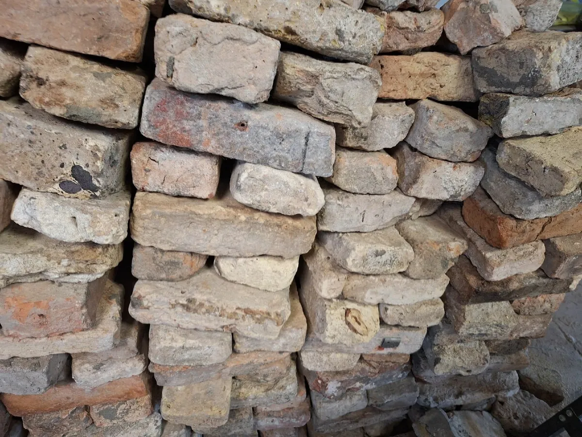 RUSTIC OLD BRICKS