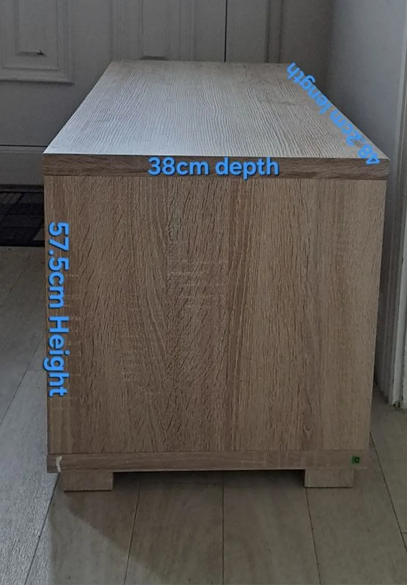 Table with open display and open storage box FREE - Image 4