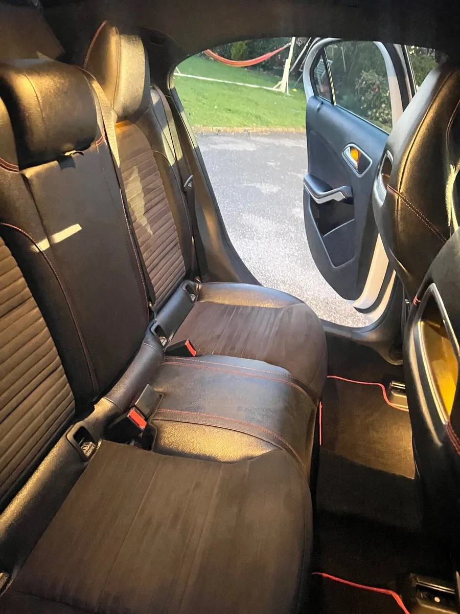 Mercedes-Benz A-Class 2017 - Image 2