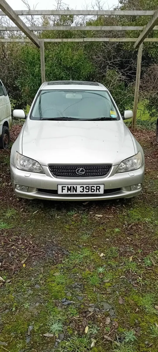 Lexus IS 300 sportcross - Image 1