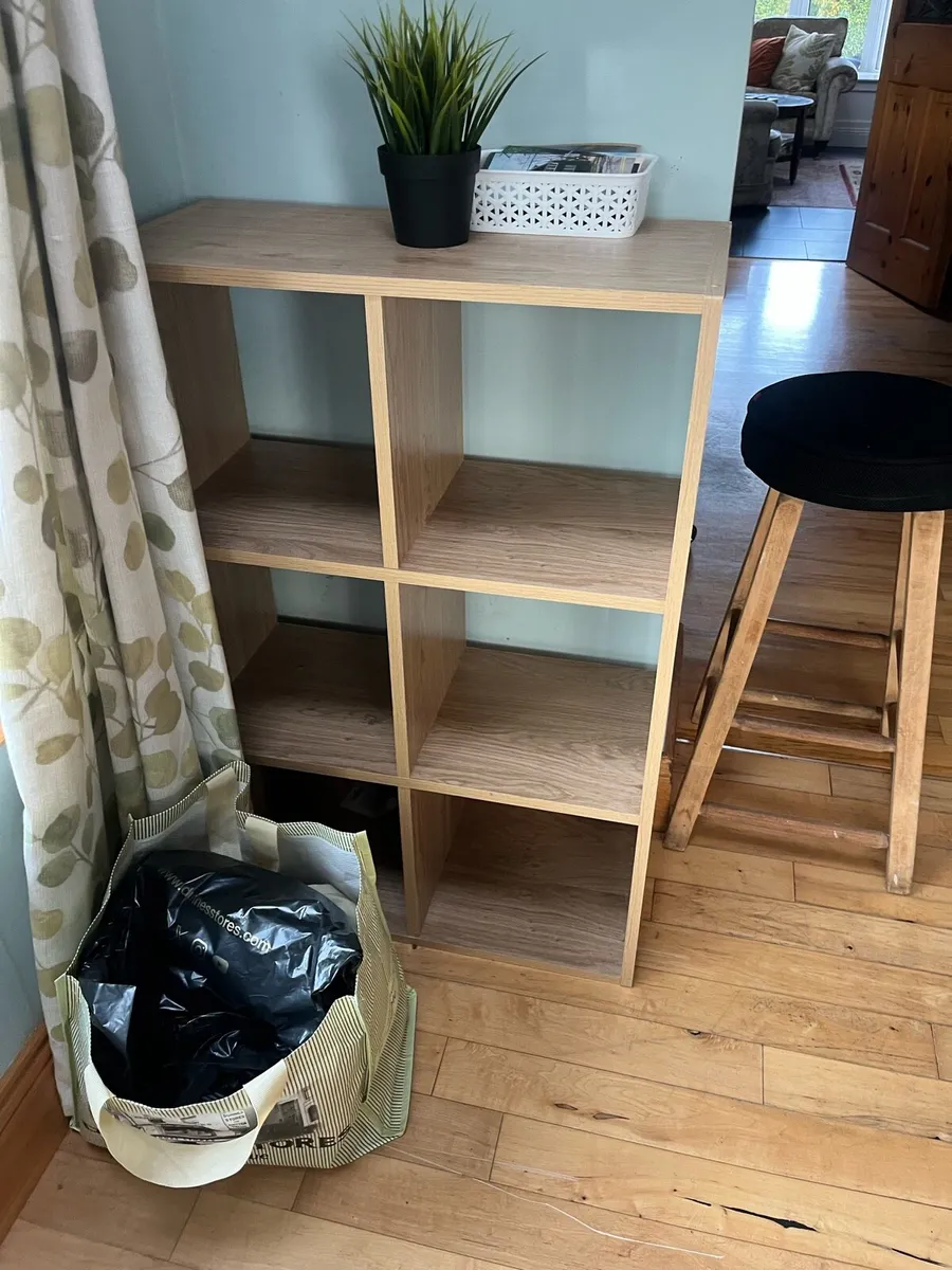 Small cube dresser