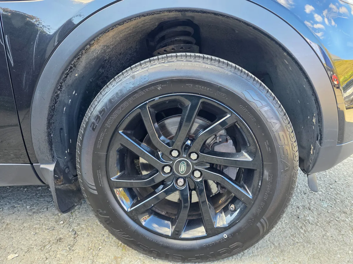 LAND ROVER DISCOVERY SPORT 2.0 7 SEATER 2017 - Image 4
