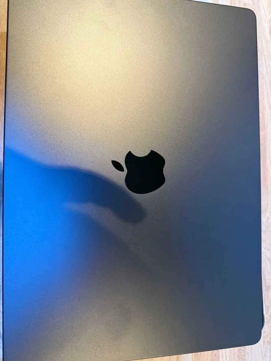 Apple Macbook Pro M4 - Image 1