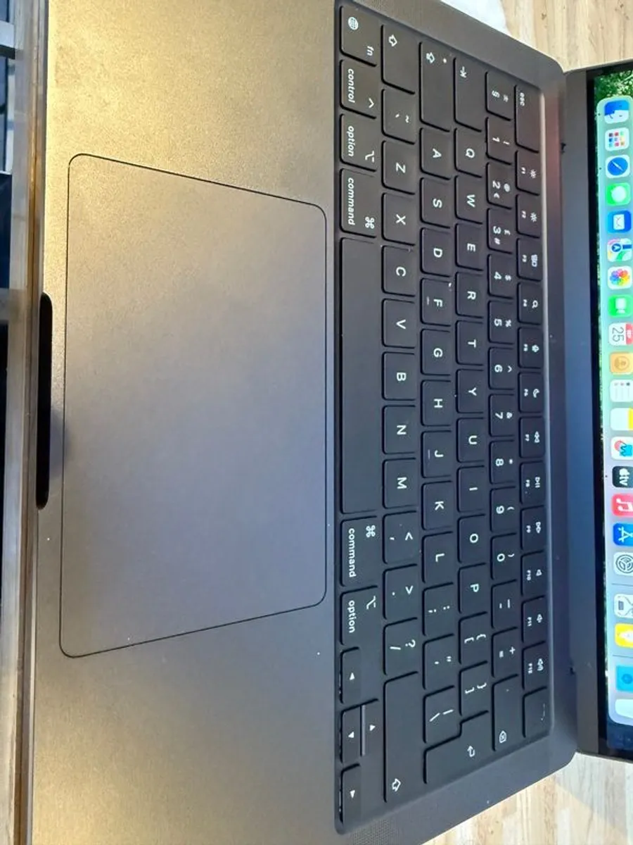 Apple Macbook Pro M4 - Image 4
