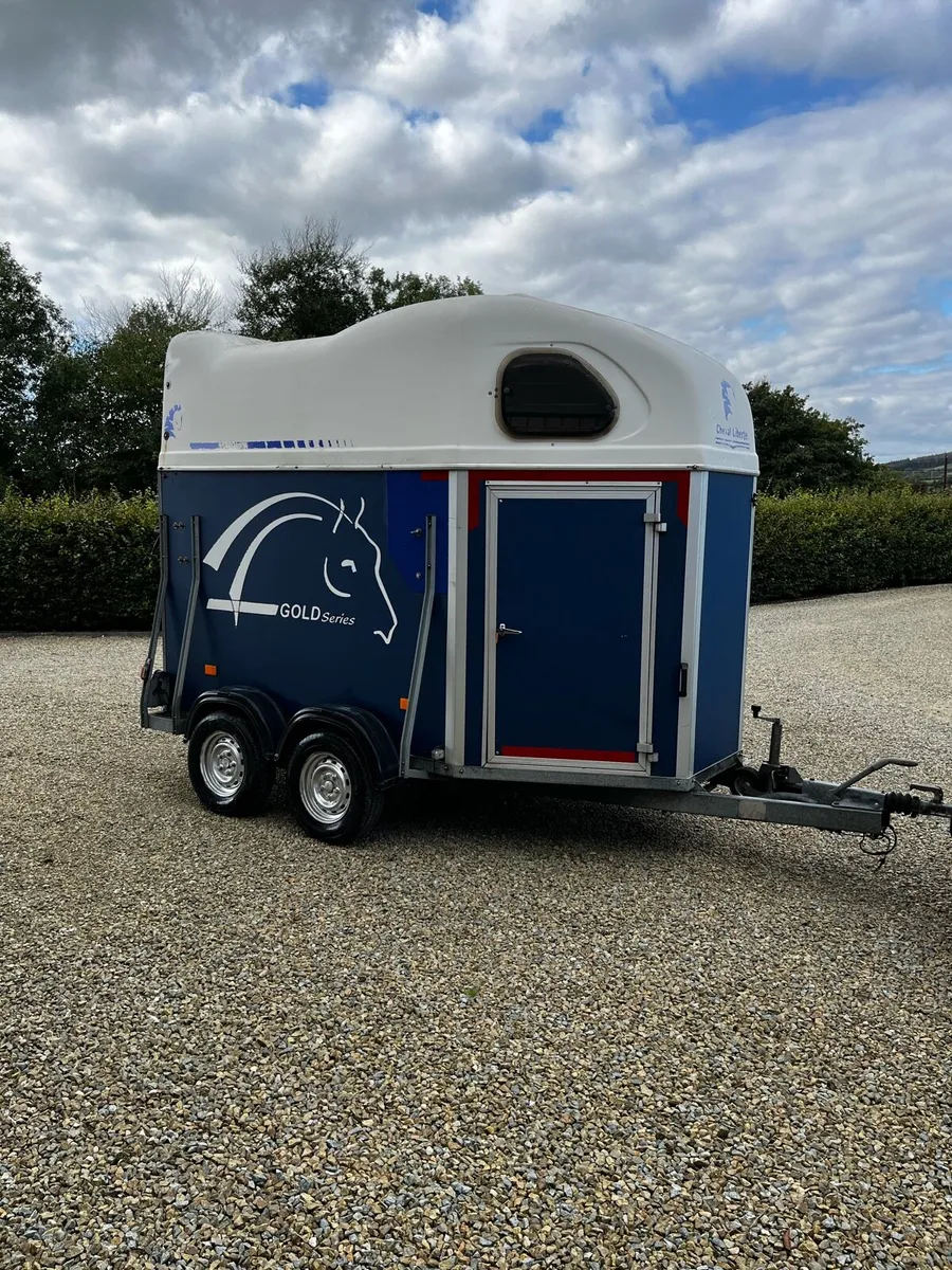 Cheval liberate horsebox - Image 1
