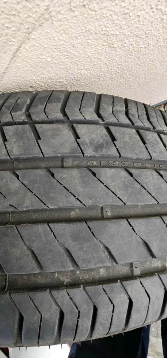 245 40 R19 pair of tyres - Image 2