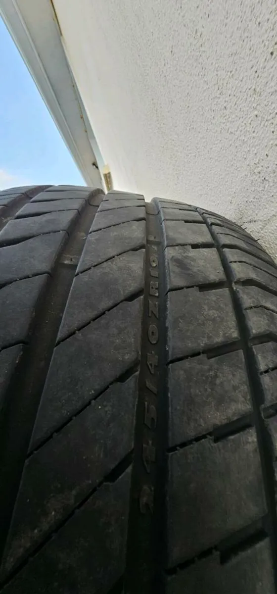 245 40 R19 pair of tyres - Image 3