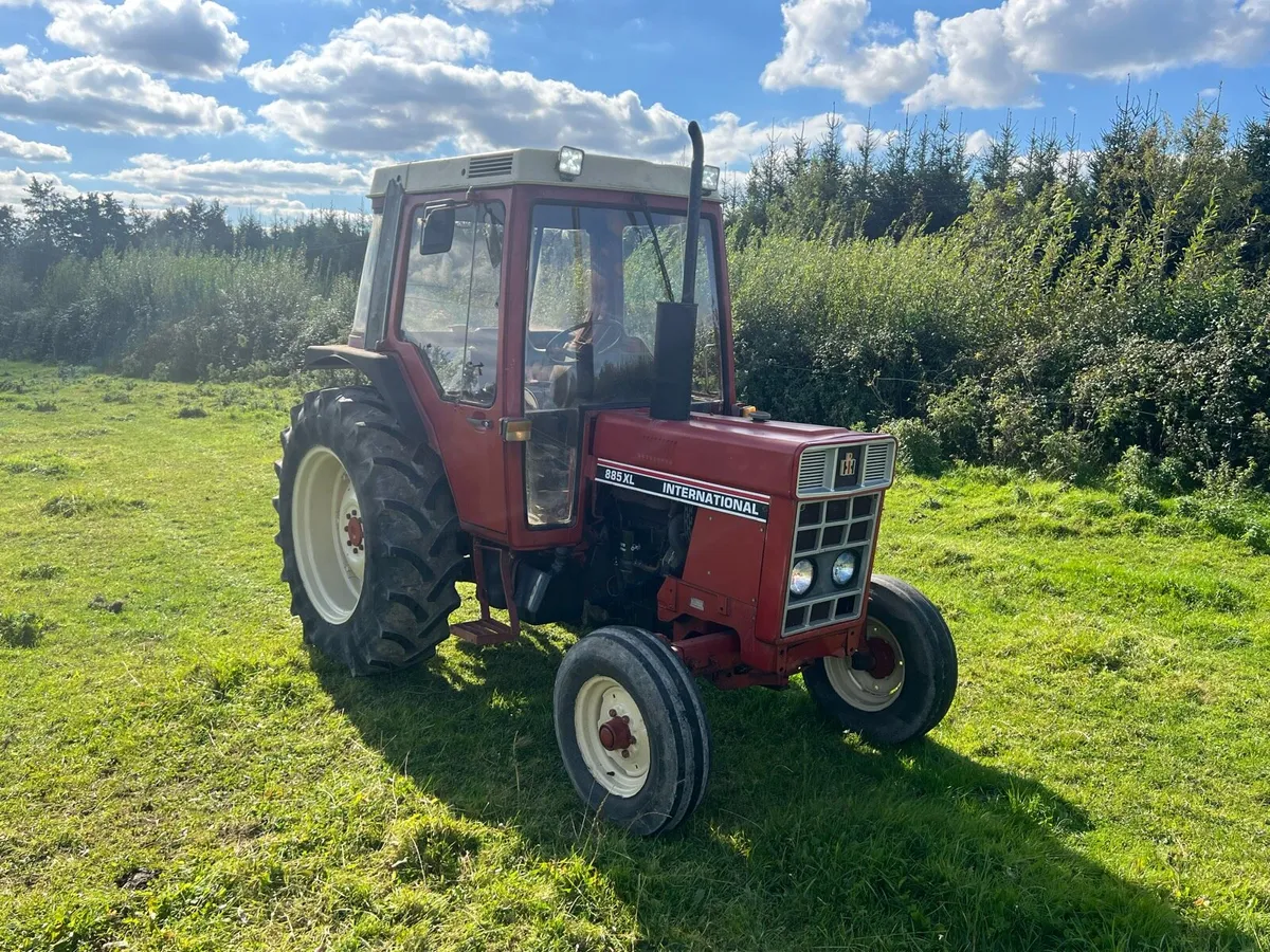 Case Ih 885 XL - Image 1