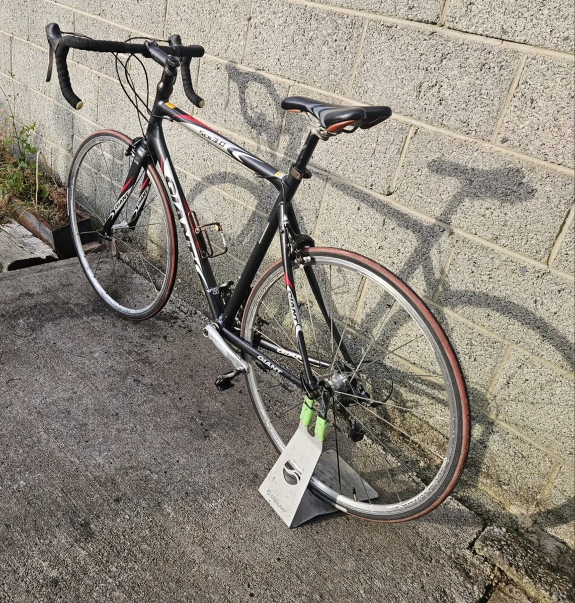 Giant road bike - Image 2
