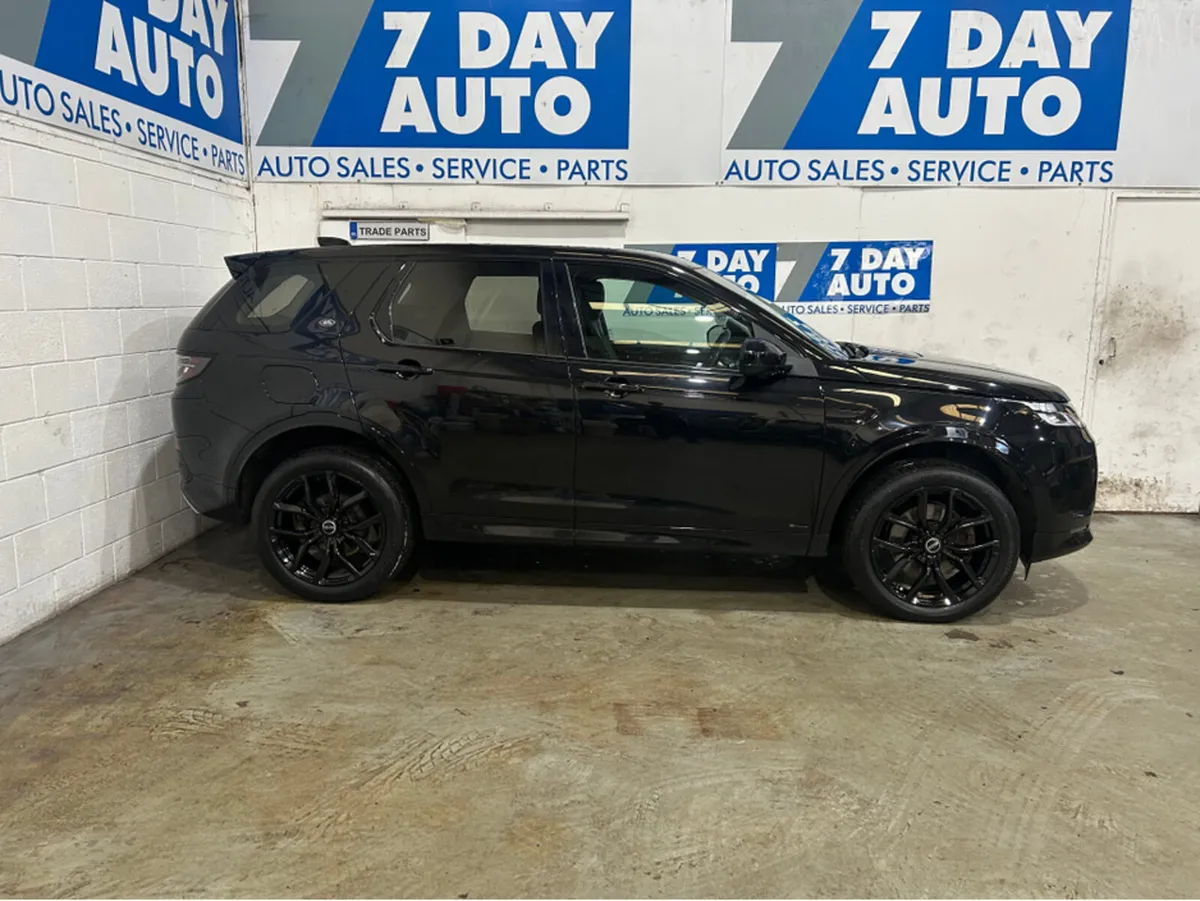 Land Rover Discovery Sport R-DYNAMIC 2.0 ED4 5 SEA - Image 3