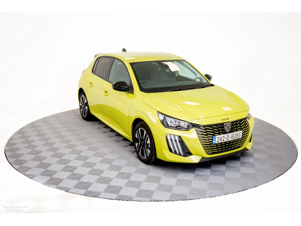 Peugeot 208 Allure 1.2 MHEV Auto 136HP - Image 1