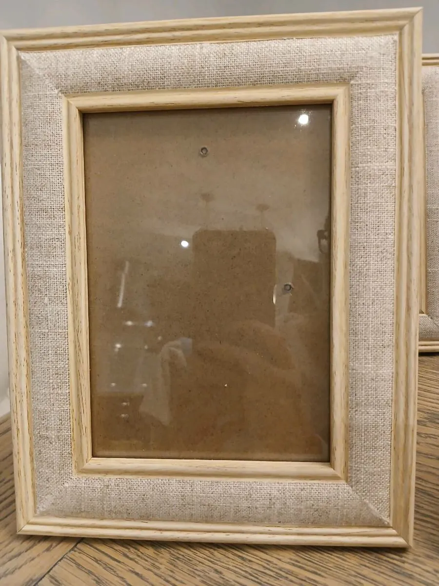Set of 8 matching wooden frames - Image 1