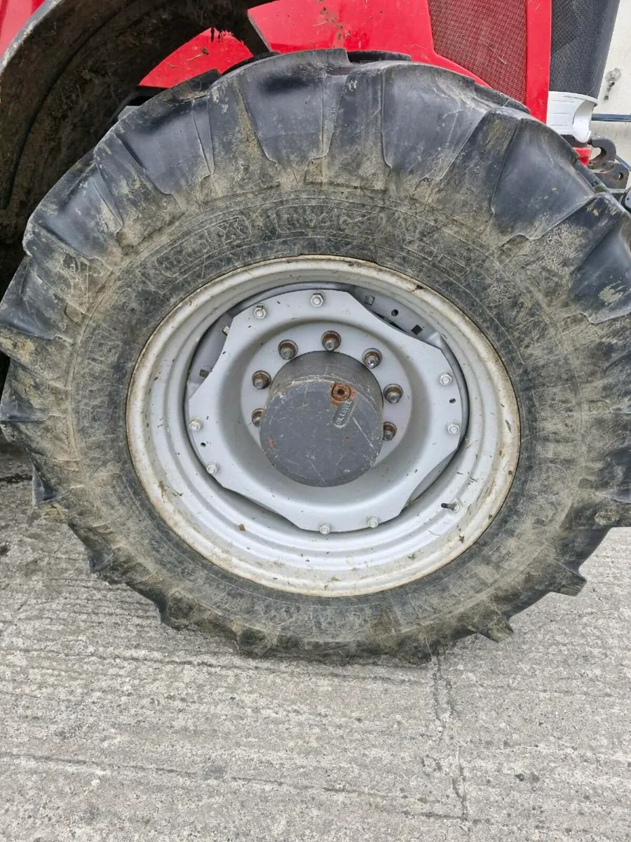 Wheels and tyres 7720 Massey Ferguson - Image 2