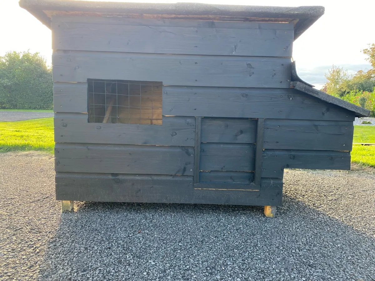 Handmade Hen House - Image 2