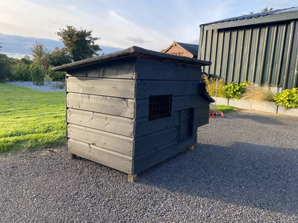 Handmade Hen House - Image 3