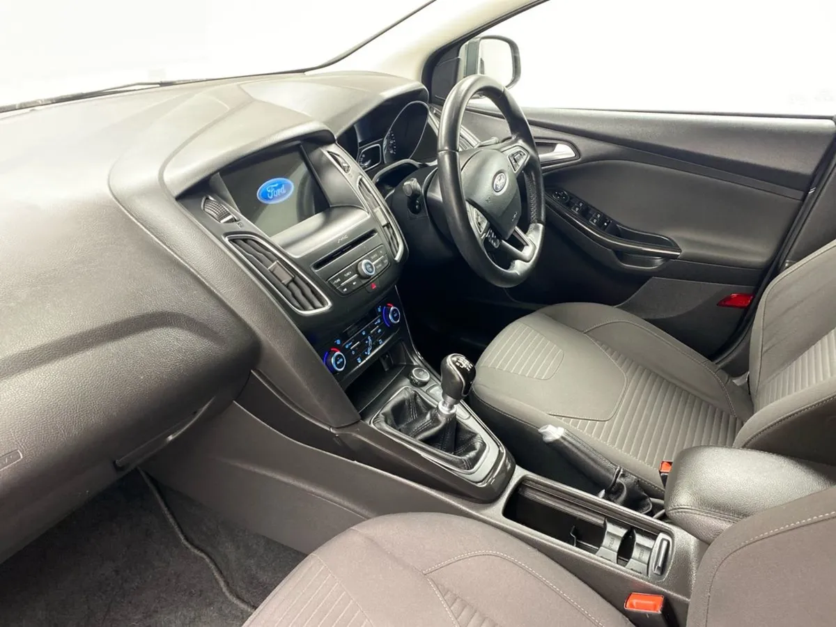 Ford Focus 1.0 Ecoboost 125PS Titanium - Image 3