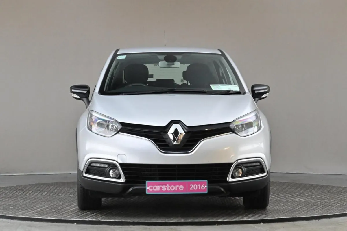 Renault Captur 1.5 DCI 90bhp Life 5spd - Image 2