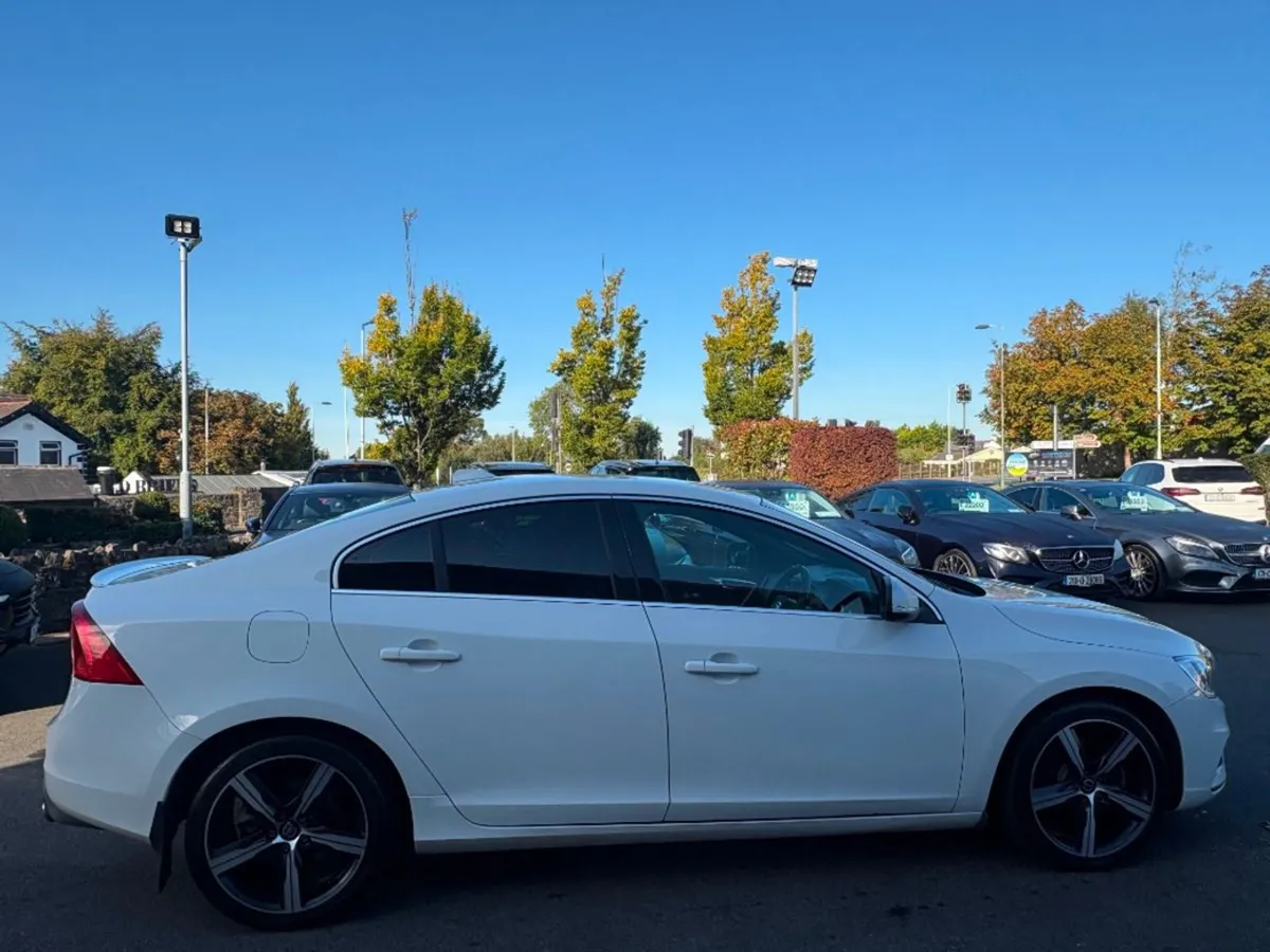 Volvo S60 R-design 2.0 Diesel - Image 4