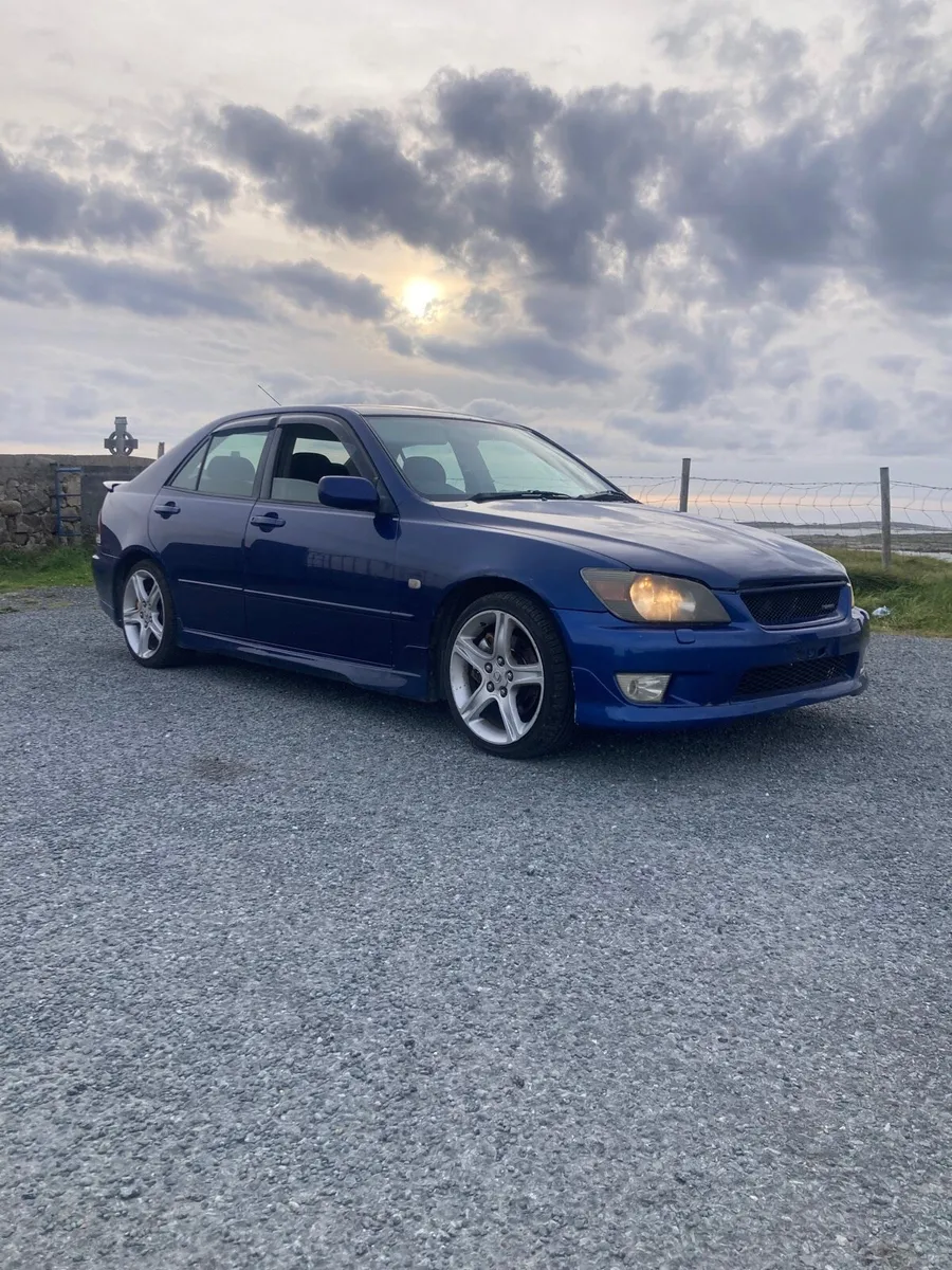 Lexus is200 1uz v8 - Image 1