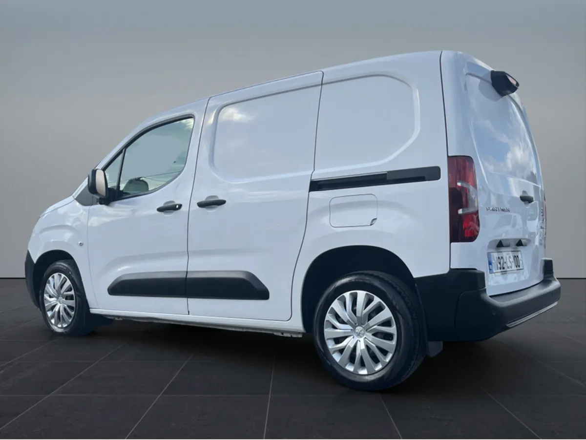 Peugeot Partner PROF PLUS 1.6 HDI 100 1 1000KG 2DR - Image 3