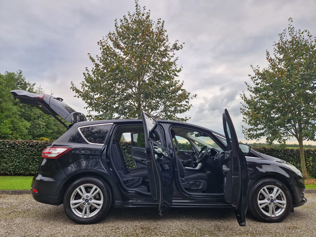 Ford S-Max Titanium 7 SEATS, 2YR WARRANTY, SUPERB - Image 4