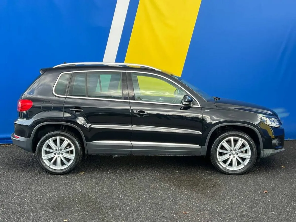 Volkswagen Tiguan LOUNGE EDITION 1.4 TSI AUTO // S - Image 2