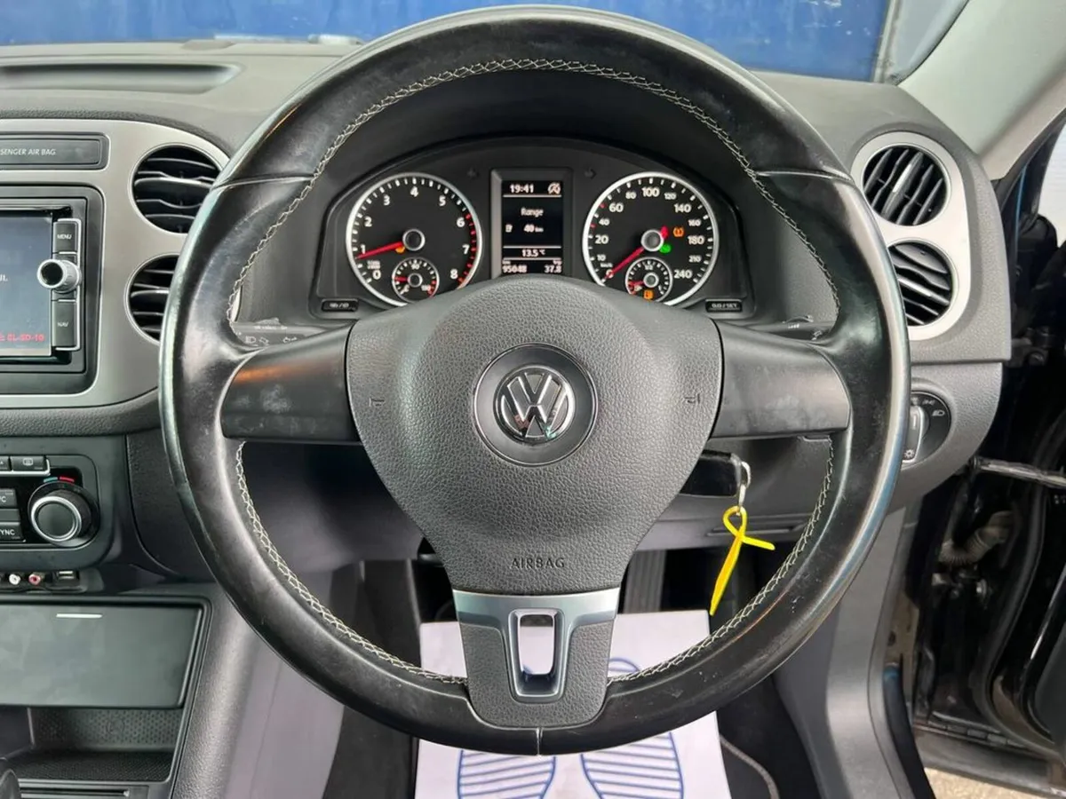 Volkswagen Tiguan LOUNGE EDITION 1.4 TSI AUTO // S - Image 4