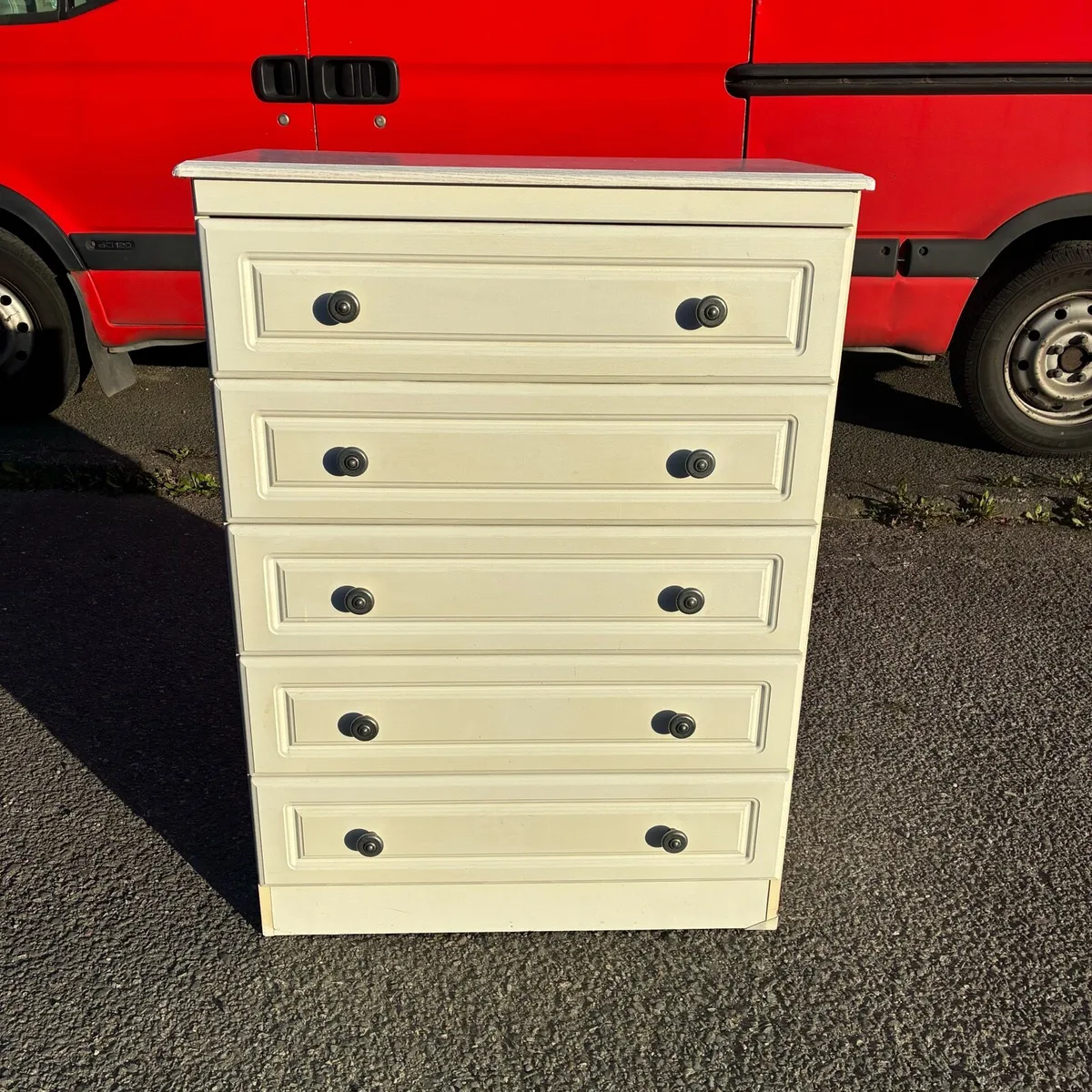 White Chest of drawers - Image 1