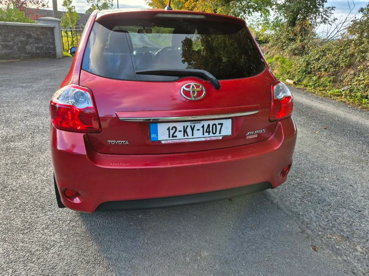 Toyota Auris Diesel - Image 3