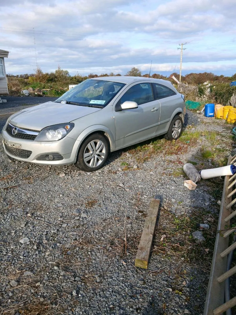 Car for  parts - Image 2