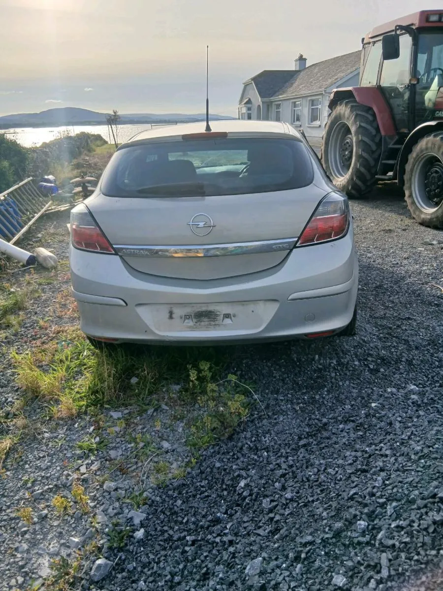 Car for  parts - Image 3