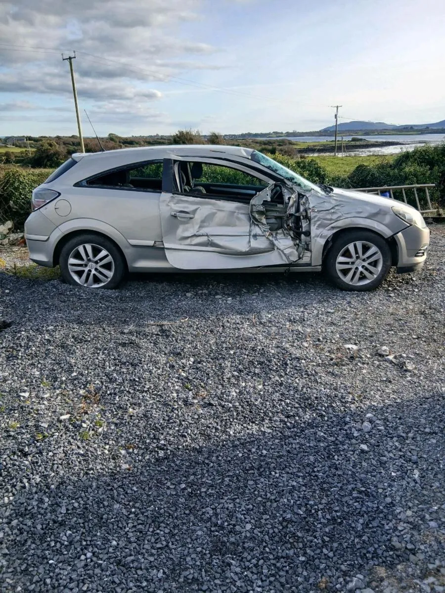 Car for  parts - Image 4