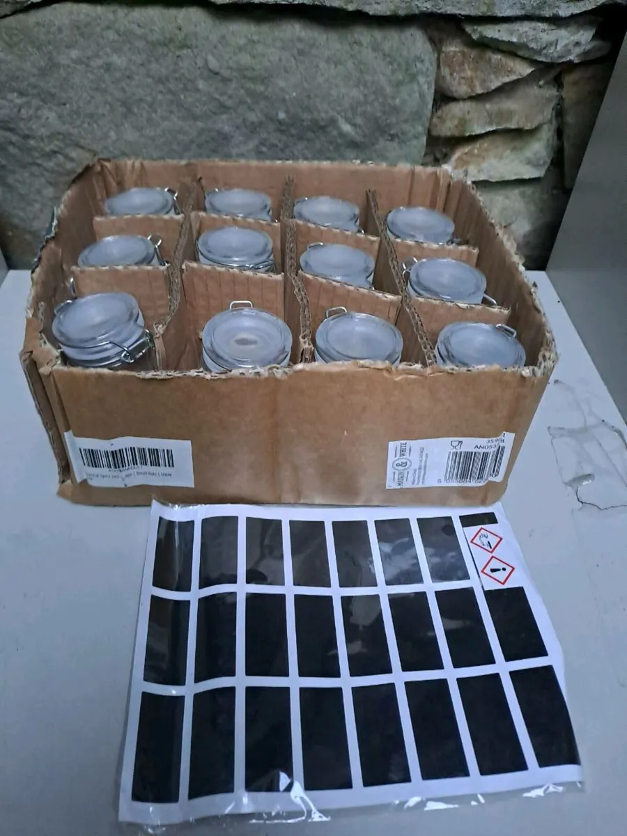 12 glass jars from Maison and White - Image 2