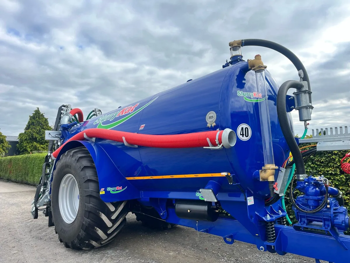 Slurrykat 2750 + 9m Farmshoe - Image 1