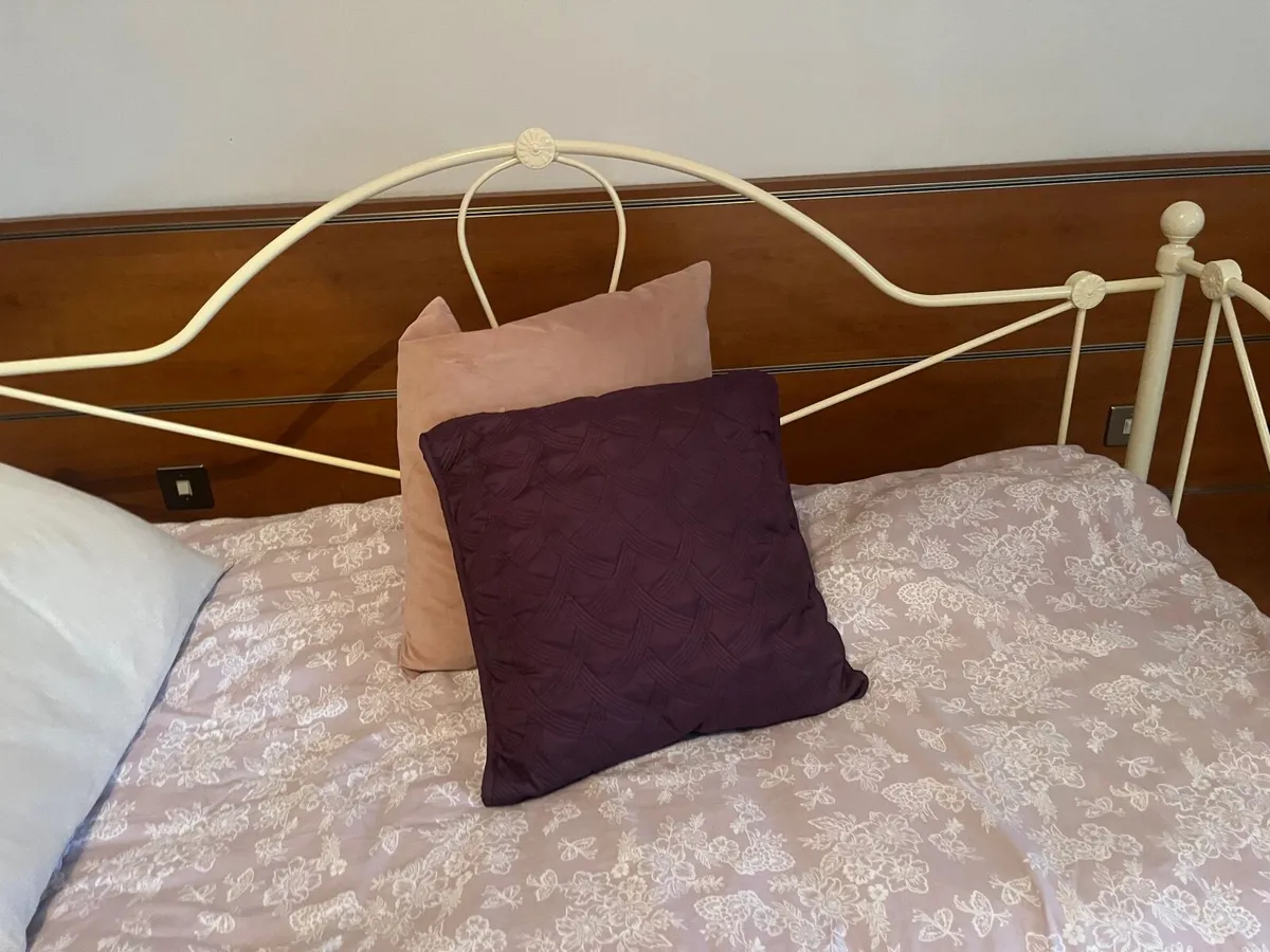 Bed - Image 2