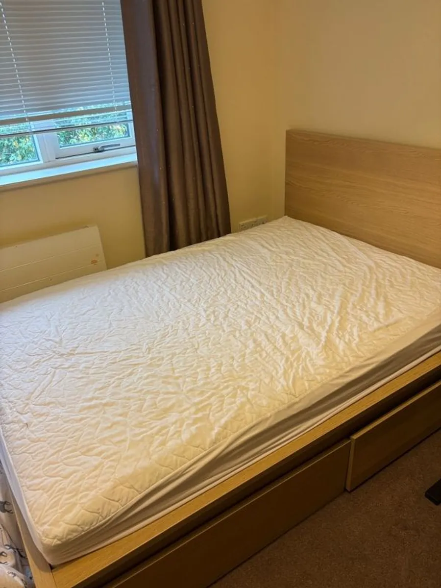 Double Bed - Image 2