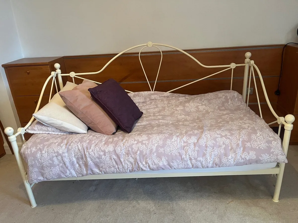 Bed - Image 4