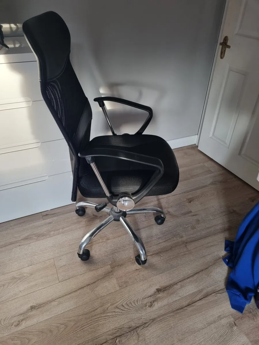 Office chair - Image 2